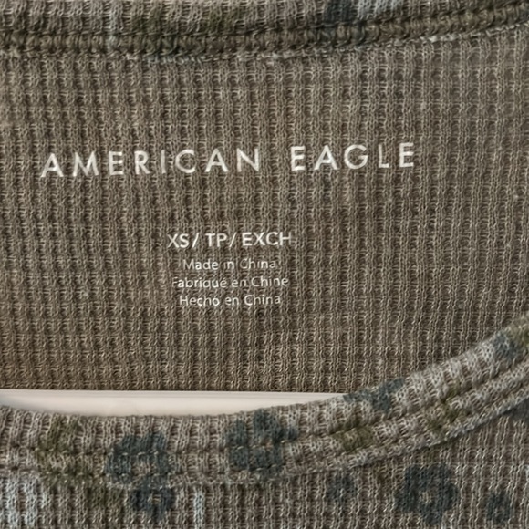 BUNDLE OF AMERICAN EAGLE TOPS - Picture 10 of 16